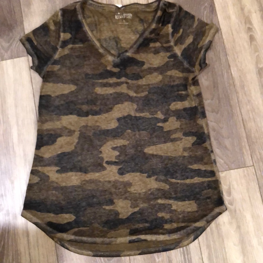 Luck Brand Camo Tee Size Large